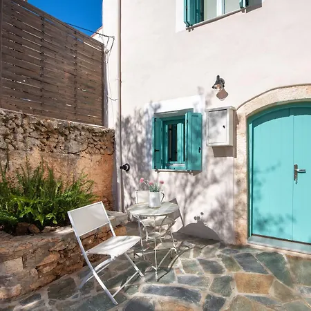 Holiday home The Eros House *