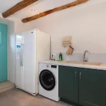Дом отдыха The Eros House